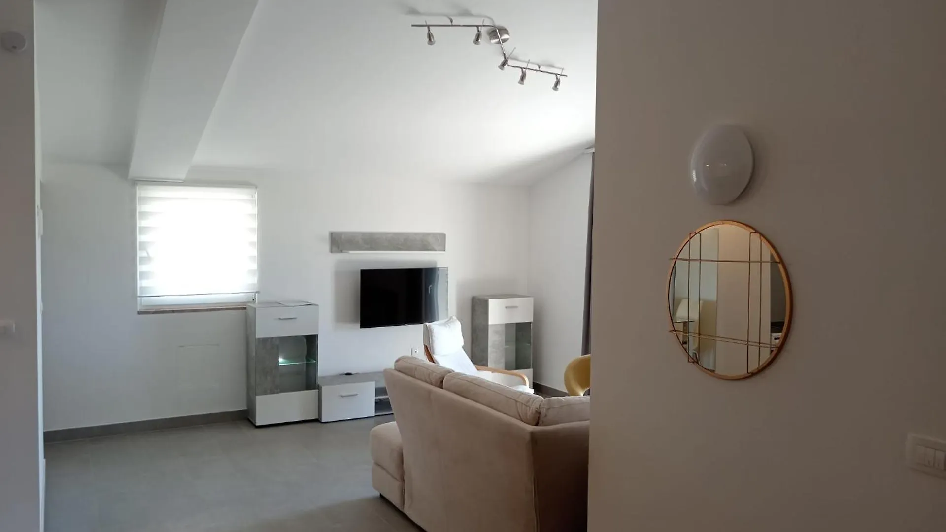 Apolo Apartments بولا 0*,