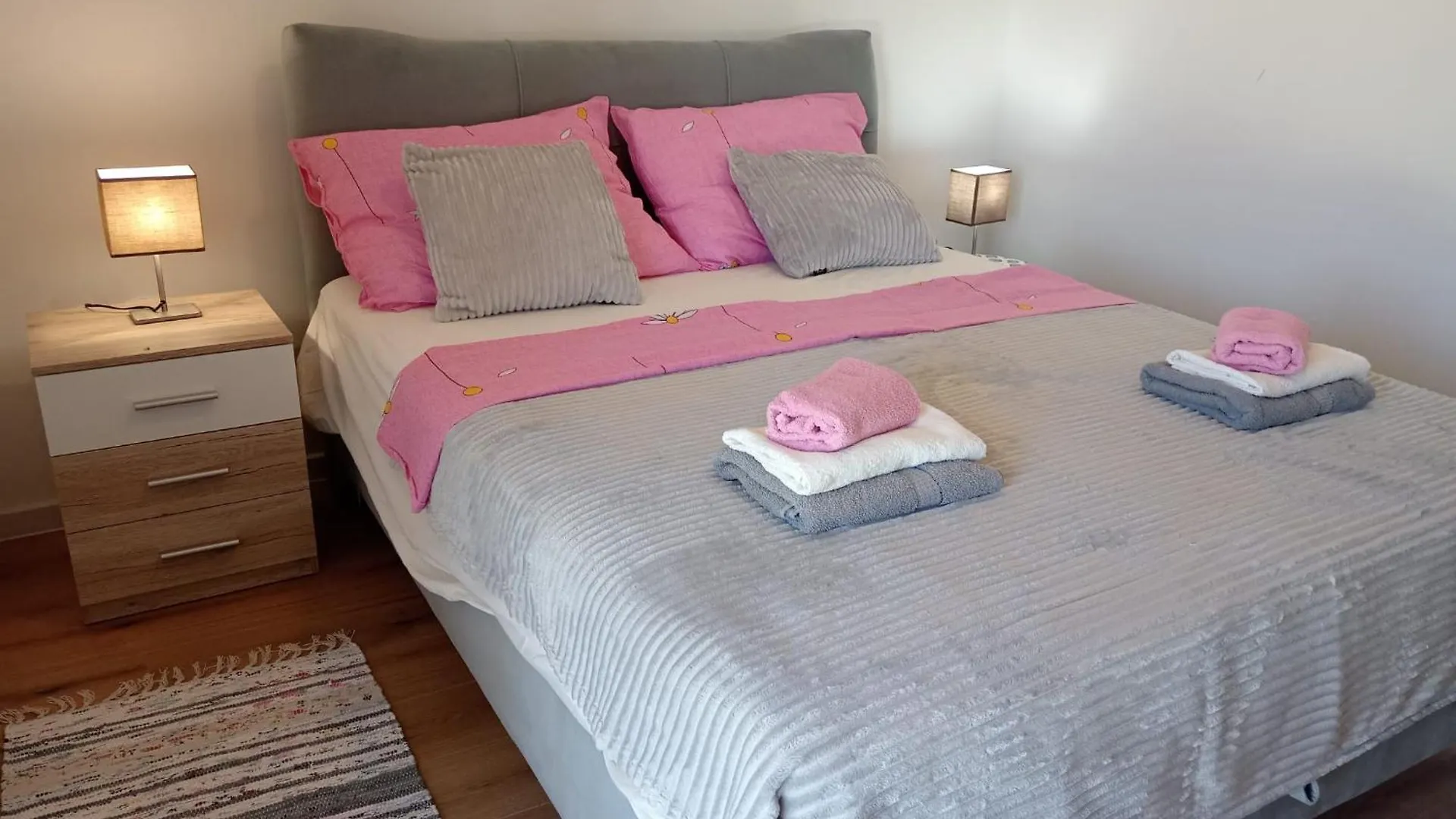Apolo Apartments بولا 0*,