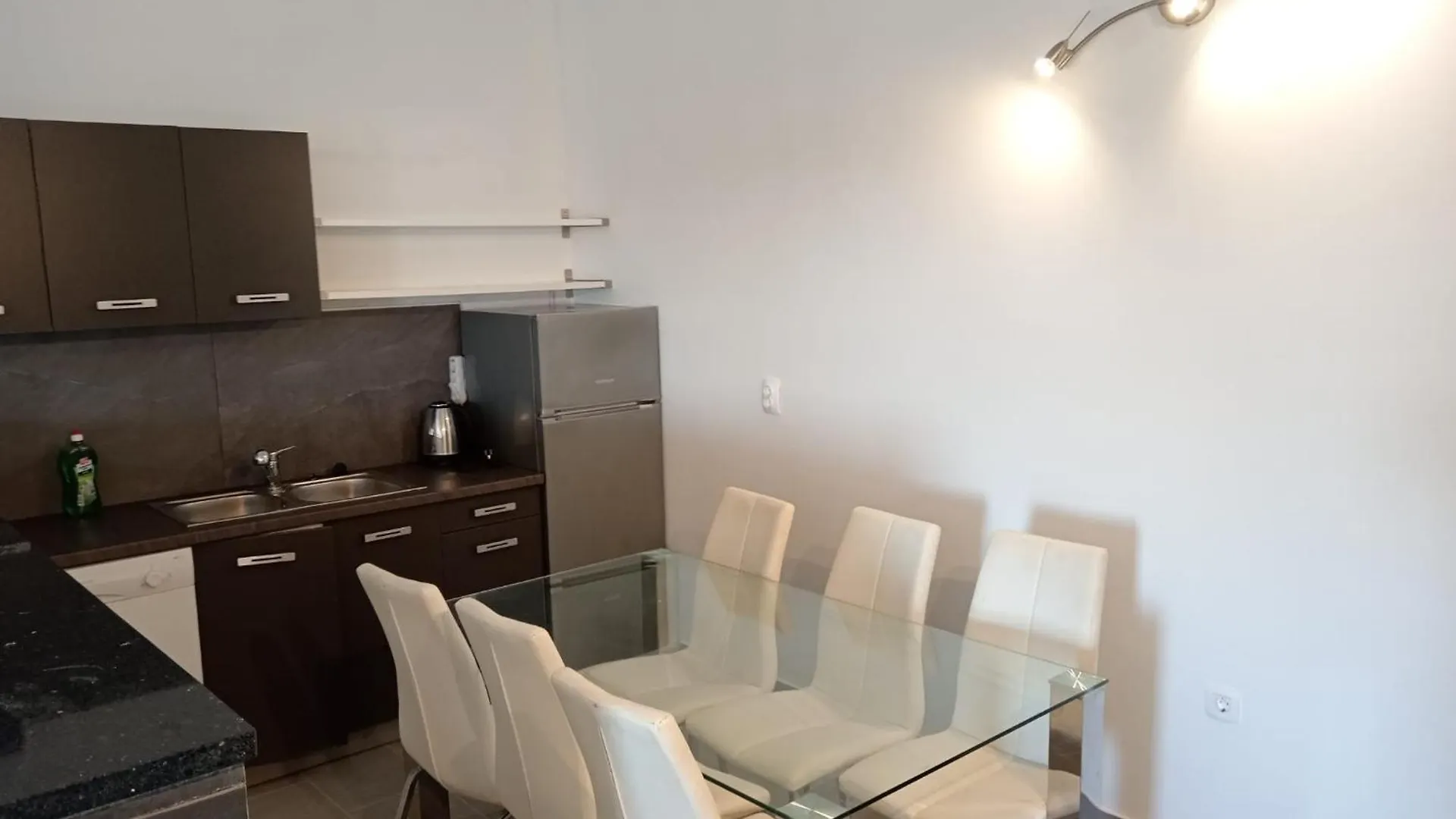 Apolo Apartments بولا